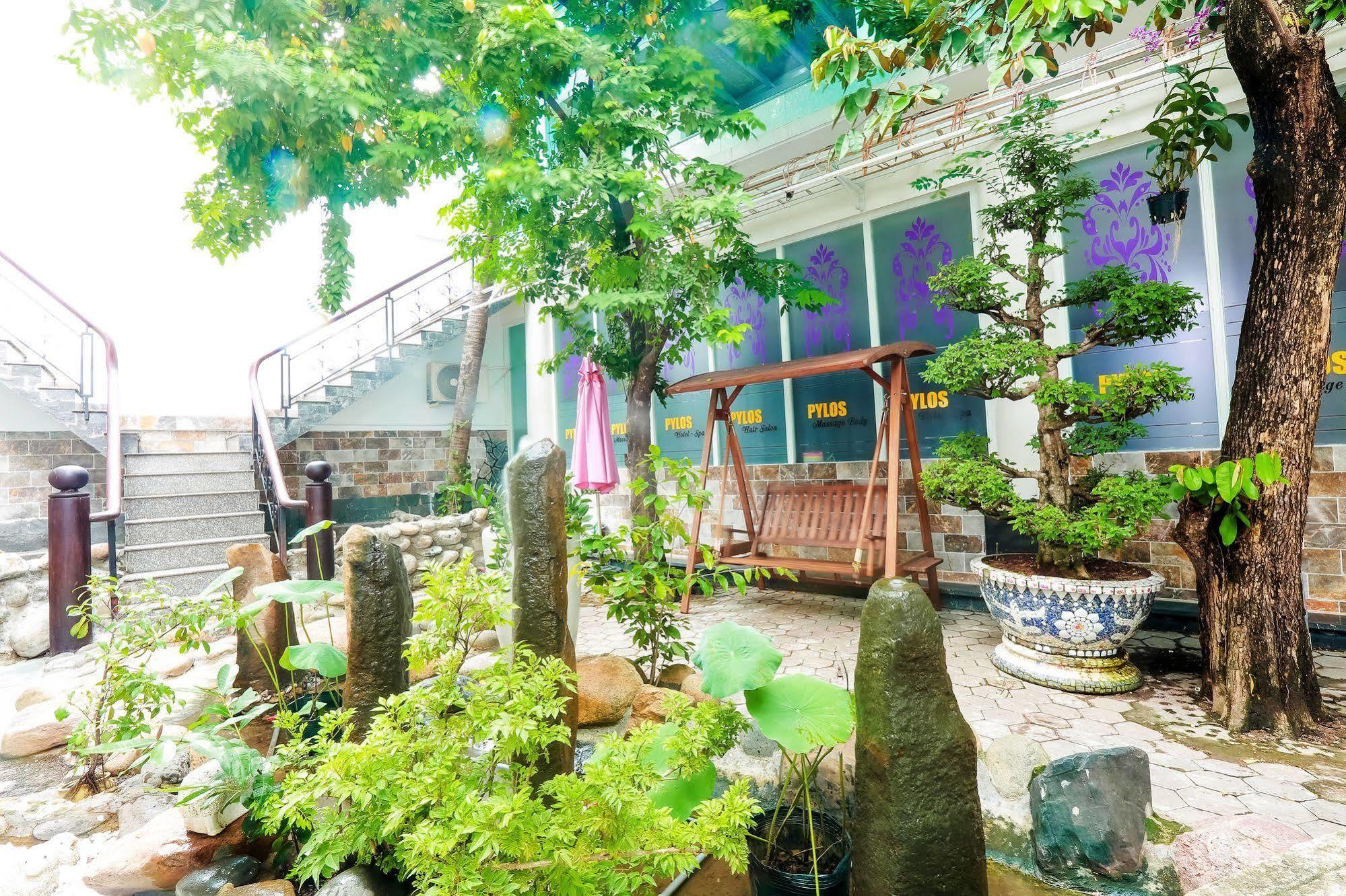 Pylos Hotel Ho Chi Minh-stad Buitenkant foto