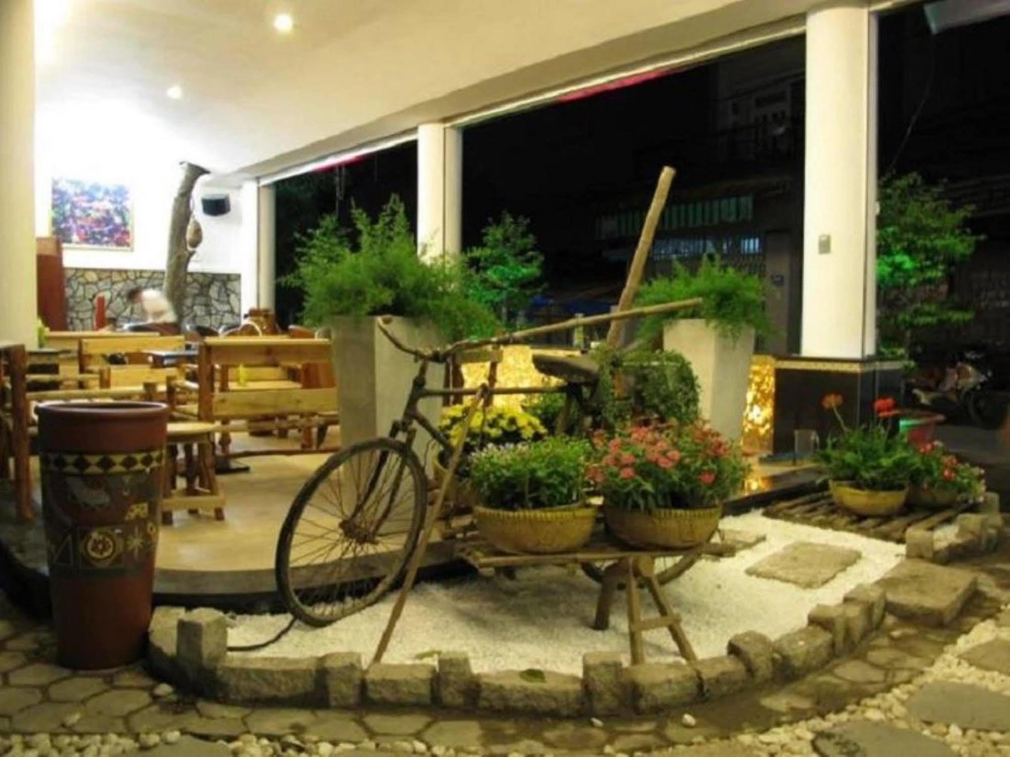 Pylos Hotel Ho Chi Minh-stad Buitenkant foto