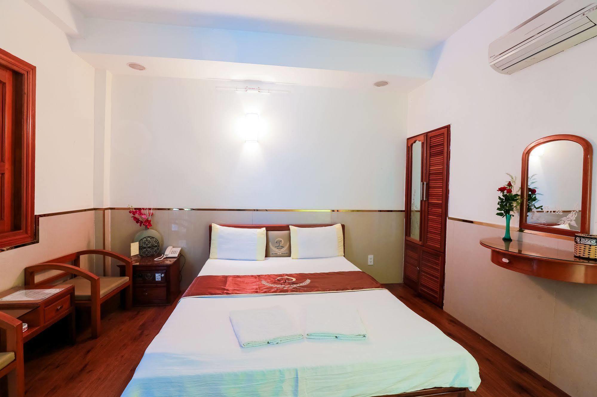 Pylos Hotel Ho Chi Minh-stad Buitenkant foto