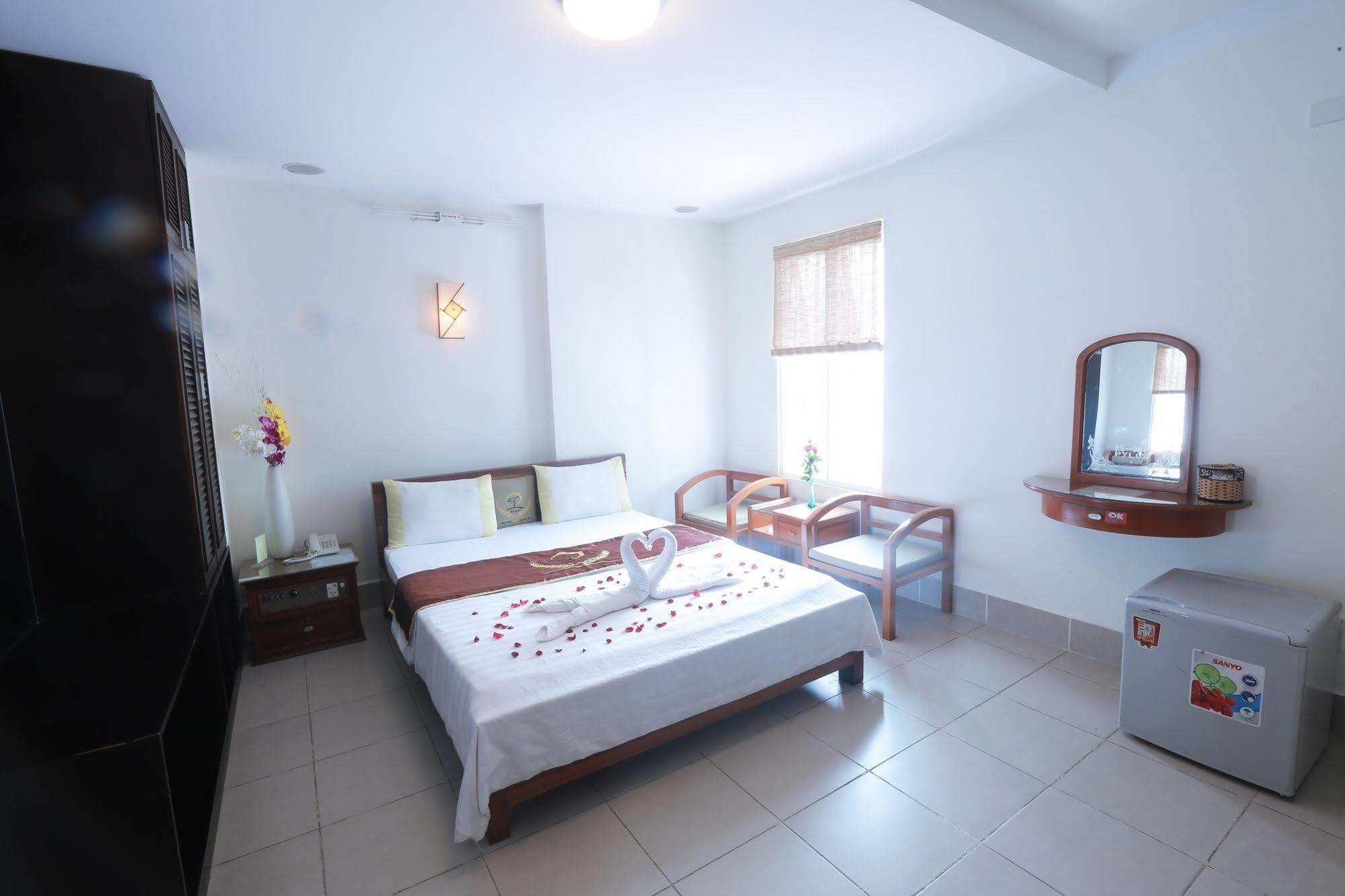 Pylos Hotel Ho Chi Minh-stad Buitenkant foto